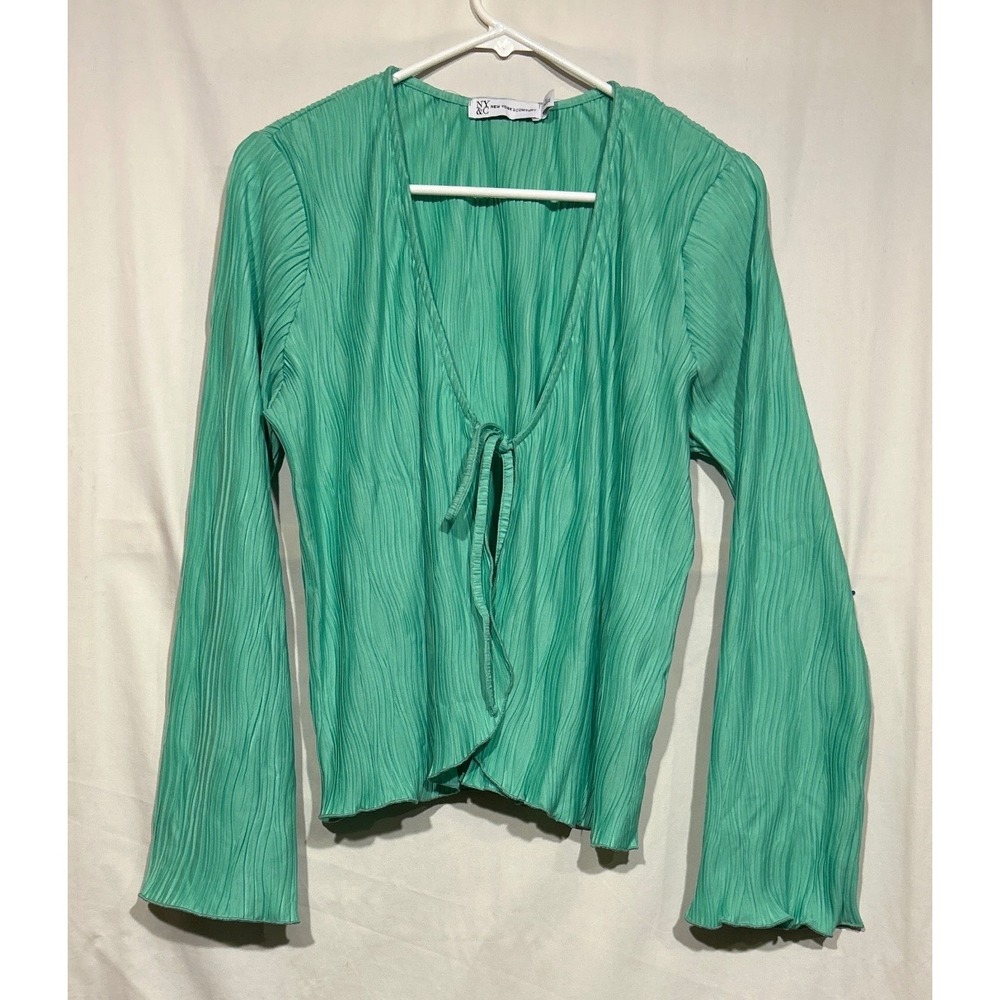 Mint Green Plisse Crinkle Tie Front Top Long Sleeve Medium New York & Company
